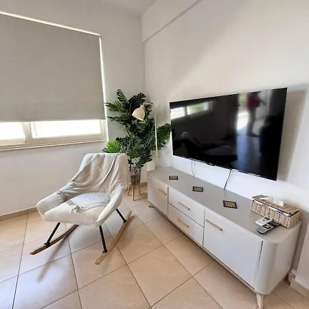 Fresh & Cozy-close To The Apartment