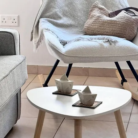 Fresh & Cozy-close To The Apartment *