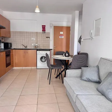 Fresh & Cozy-close To The