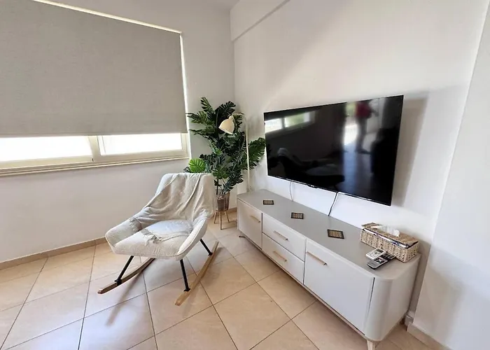 Fresh & Cozy-close To The Apartament