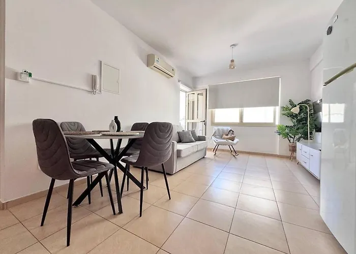 Apartament Fresh & Cozy-close To The