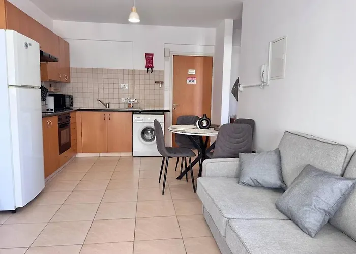 Fresh & Cozy-close To The