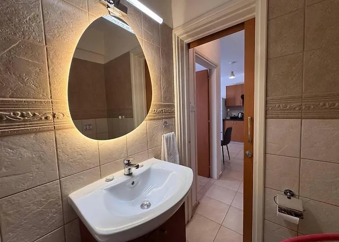 Fresh & Cozy-close To The